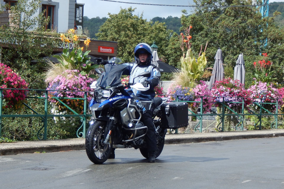 Motorrijbewijspoint Amstelveen examengarantie AVB en AVD